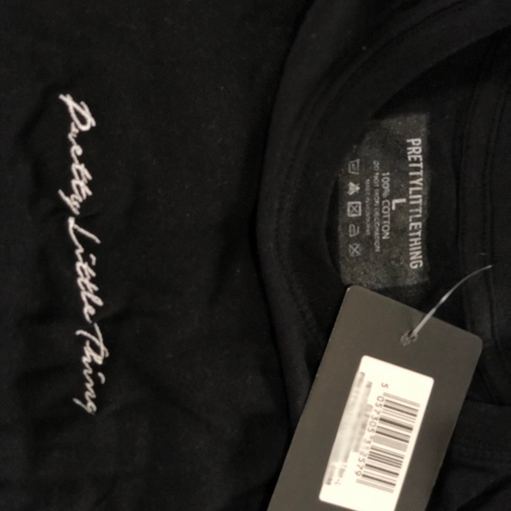 Prettylittlething Black Tee, Size L